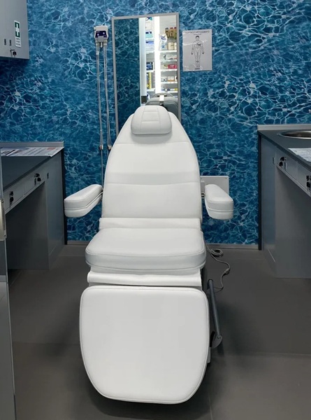 Postazione per autoanalisi del sangue in farmacia