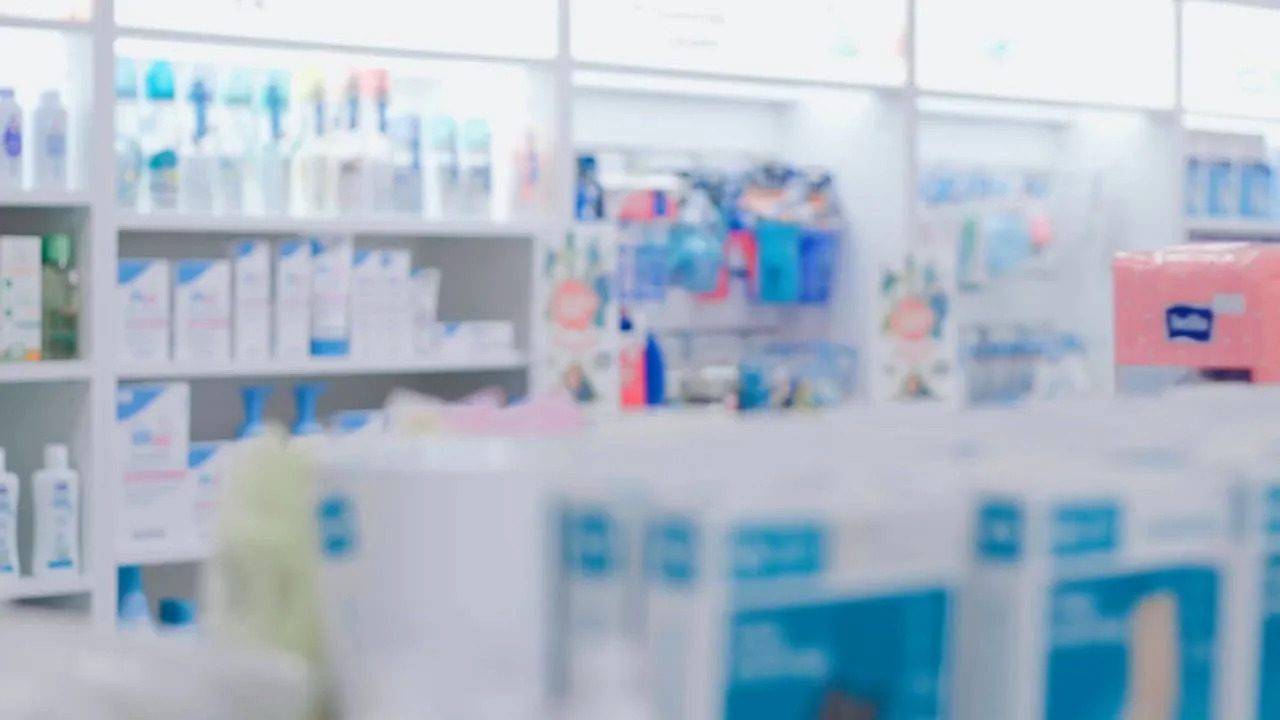 Prodotti per mamma e bimbo in farmacia