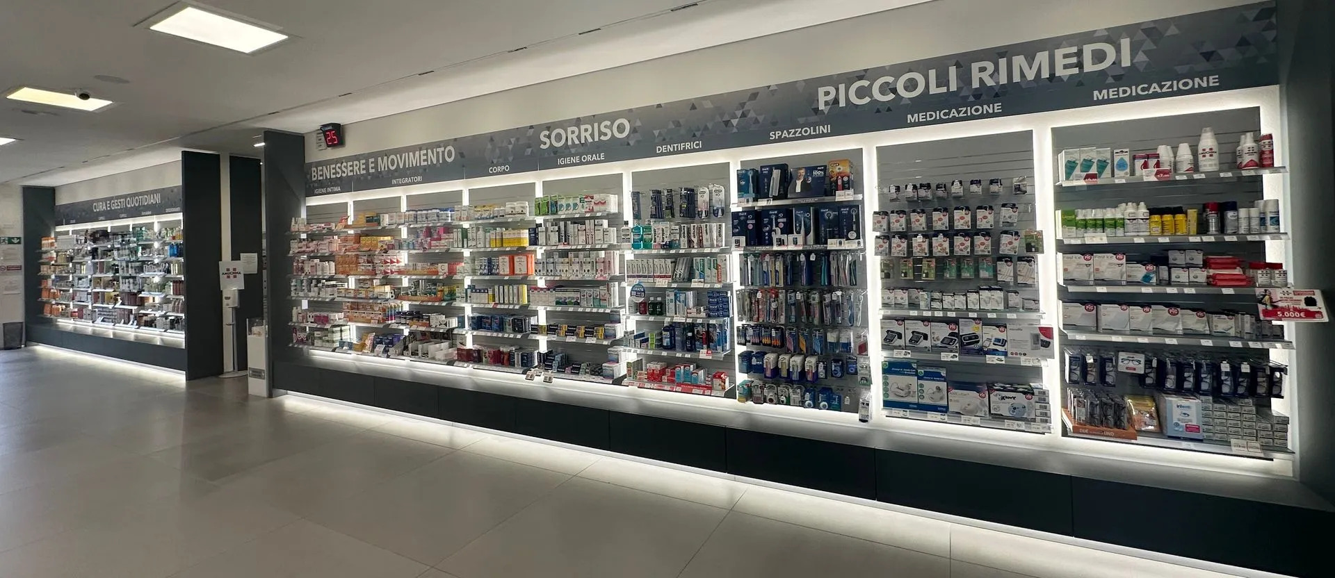 Prodotti omeopatici e fitoterapici in esposizione